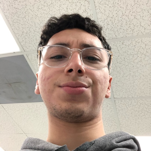 Meet your Posher, Diego - Picture 1 of 1